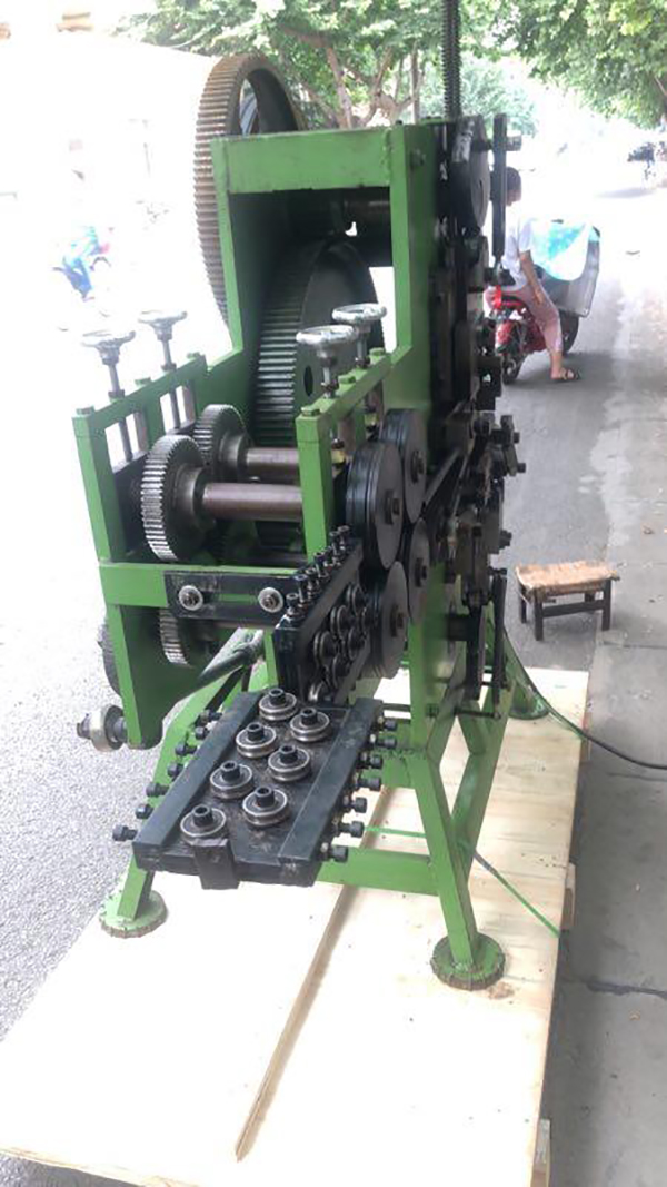 Composite strapping buckle 25 mm making machine has been installed in India 3000