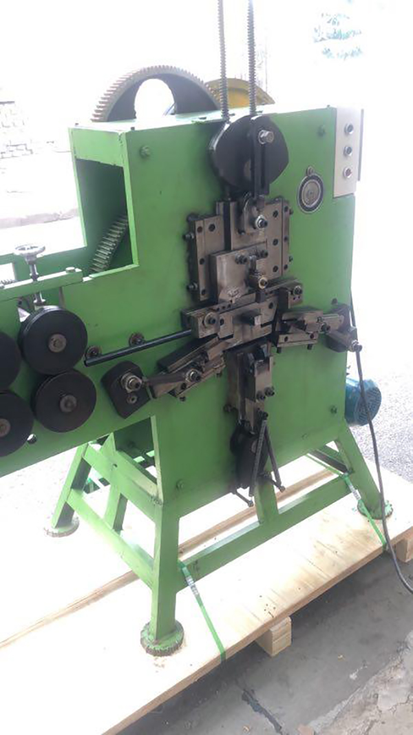 Composite strapping buckle 25 mm making machine has been installed in India 2000