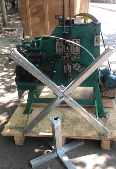 checking before shipping of-strapping clip-machine