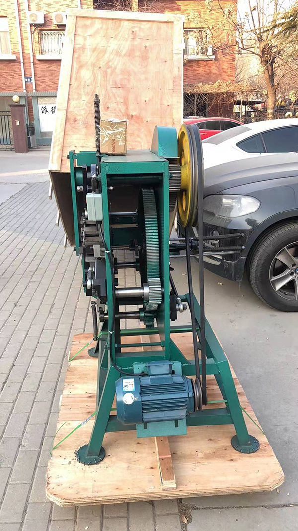 Ang mga poly plastic -strapping clip- machine ay ipinapadala sa Algeria