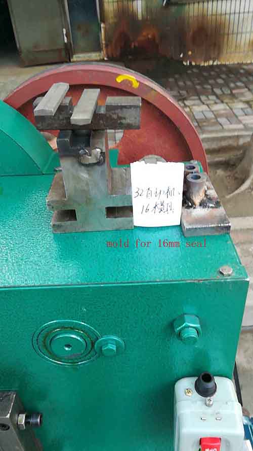 Turkey Customer Ordered steel-strapping clip-Machine with logo embossed