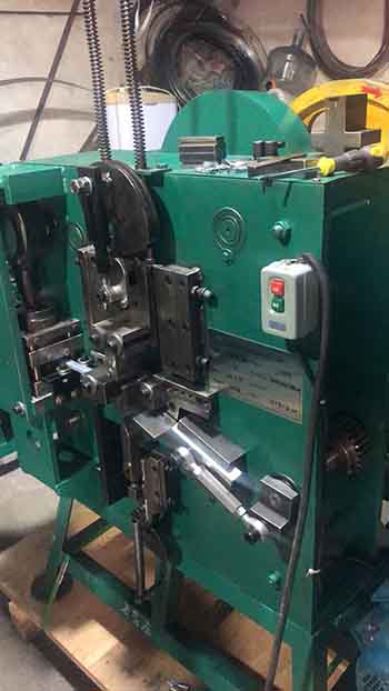 Customer para sa -13 mm- at -16 mm- poly-strapping clip-manufacturing sa Latin America1000
