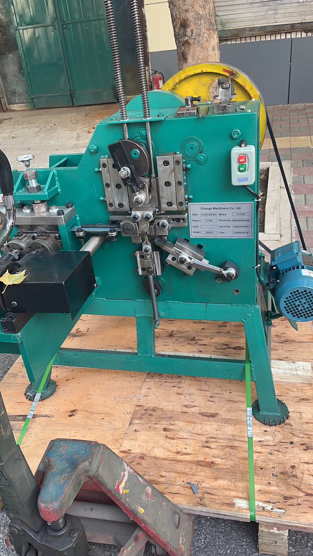PET strapping seal machine for heavy-duty seal clip
