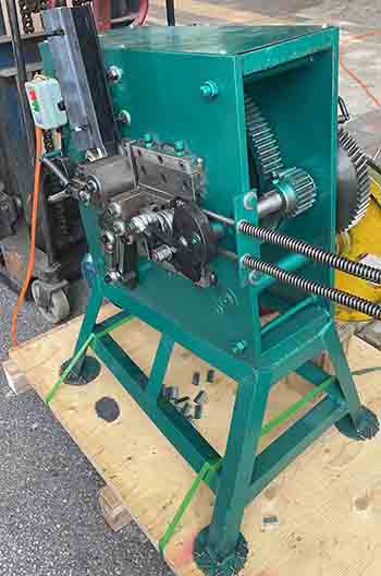 Machine for making over steel clip 19 mm