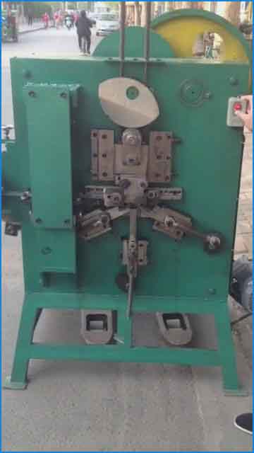 Machine de fabrication de clips de joint de cerclage en acier à haute résistance à la traction